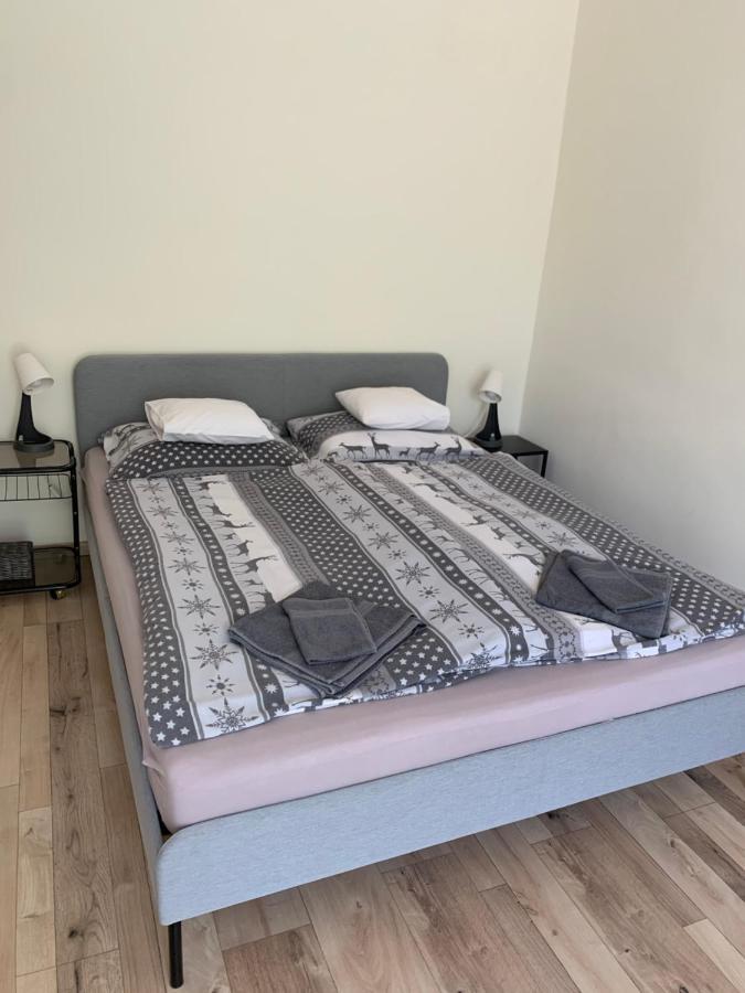 Világos, kellemes lakás, jó közlekedéssel Budapest Esterno foto